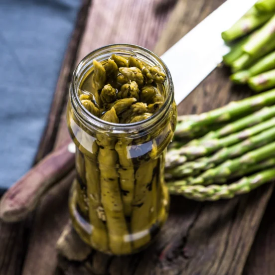 Kiszone szparagi JUŻ SĄ! Jakie mają właściwości?